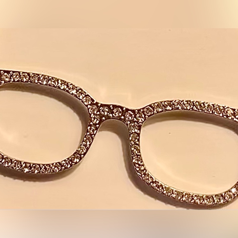 Necklace faux crystal eyeglasses pendant on chain
Vintage